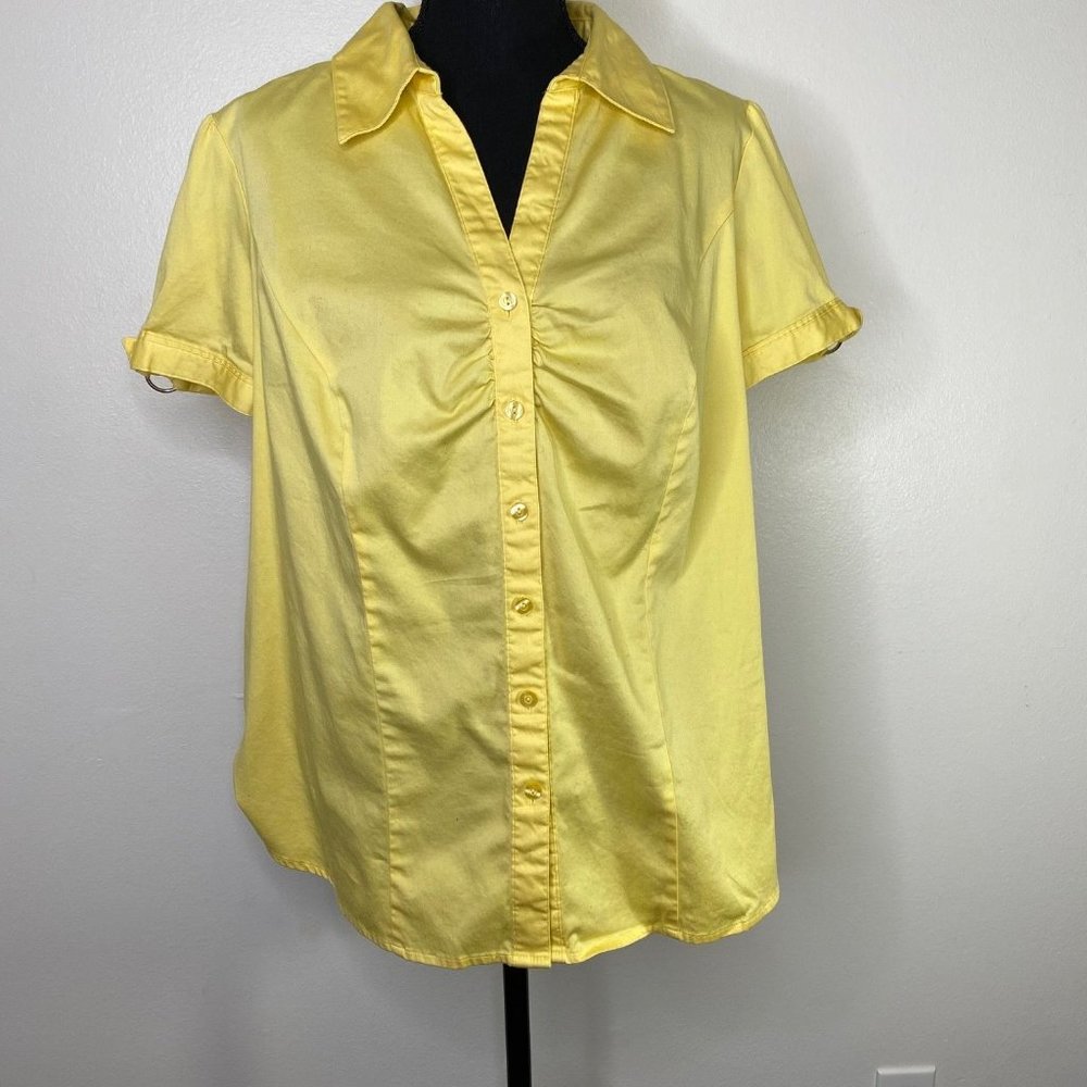 LANE BRYANT V NECK COLLAR BUTTON FRONT LIGHT WEIGHT SHORT SLEEVE YELLOW SIZE 14/